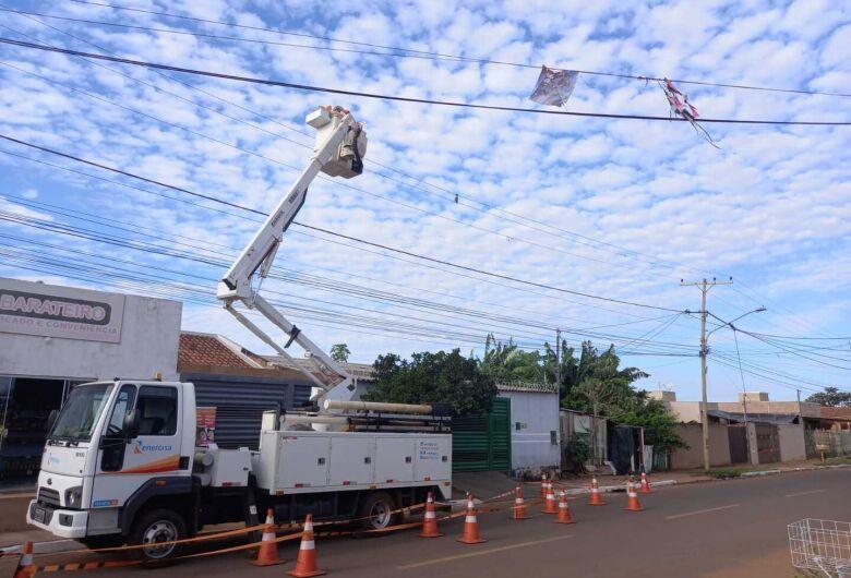 RISCOPIPAS ENROSCADAS NA REDE ELÉTRICA DEIXARAM MAIS DE 300 MIL SEM ENERGIA EM MS