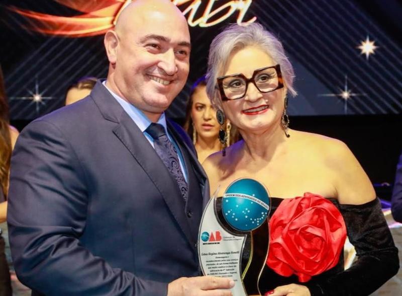 Primeira mulher eleita, Edna Bonelli assume a OAB Dourados