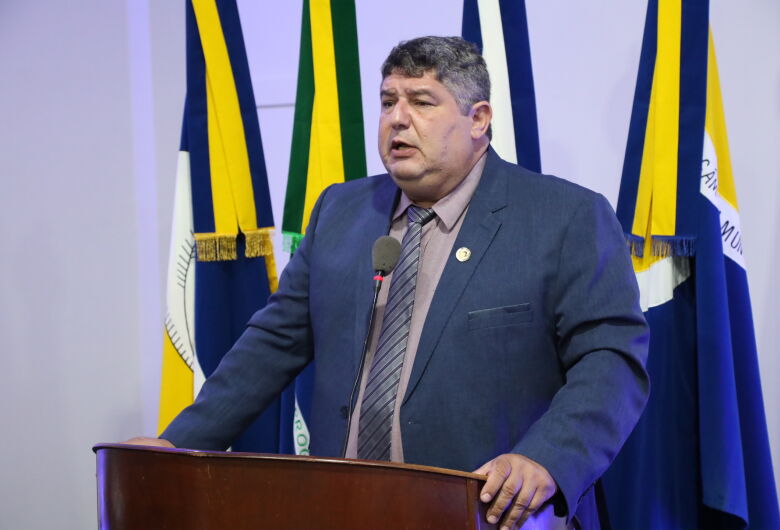 Yuri confirma início das obras de recuperação das ruas do Itahum em março