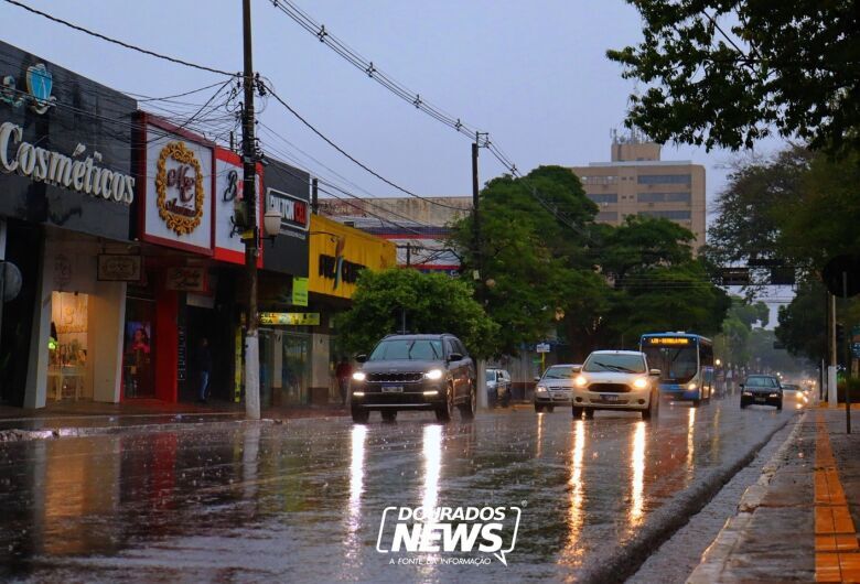 Dourados em alerta para tempestades e ventos que podem chegar a 60 km/h