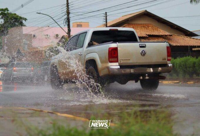 Dourados entra em novo alerta de tempestade com vento de até 60 km/h