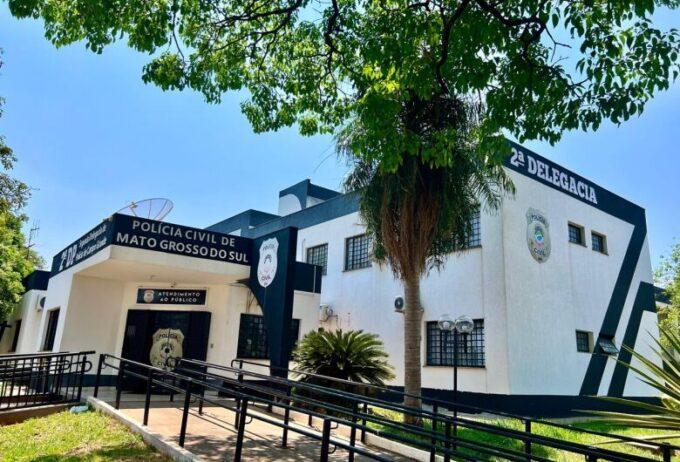 Falsa biomédica indiciada por lesão corporal e uso de produto contrabandeado