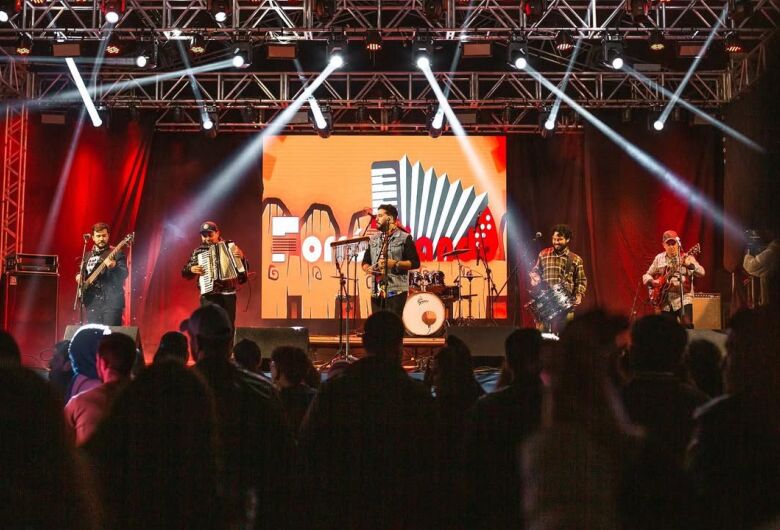 FINAL DE SEMANA TERÁ AGENDA CULTURAL COM MÚSICA E HUMOR EM DOURADOS
