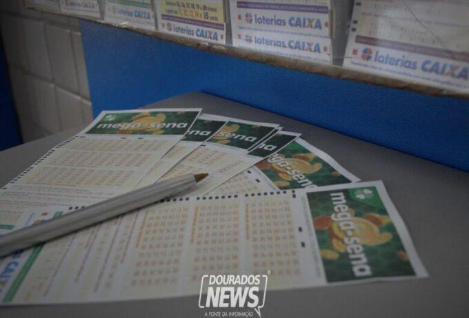 Mega-Sena acumula e sorteio pode premiar até R$ 45 milhões terça-feira