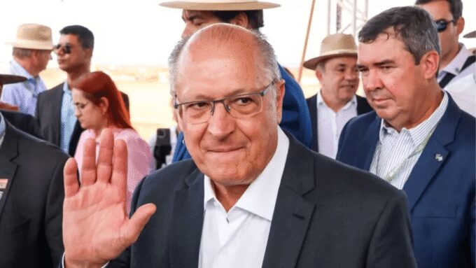 PRESIDENTE ALCKMIN INAUGURA FÁBRICA DE CELULOSE E VISITA OBRAS EM MS