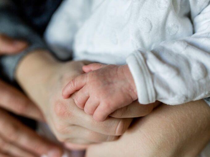 NÃO É MEU, MAS VOU AMAR: HÁ SETE ANOS, CASAL DE DOURADOS TRANSFORMA VIDAS