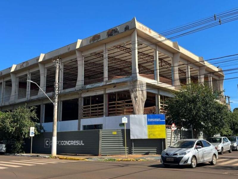 Câmara contrata empresa que fará auditoria em obra paralisada após suspeita de irregularidades