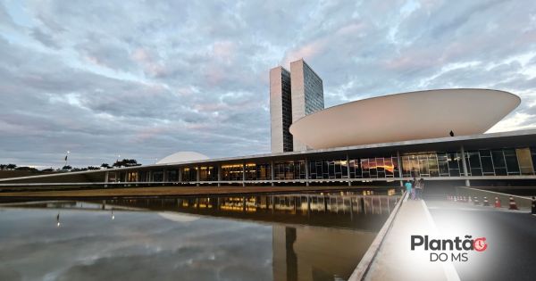 ELEIÇÕES 2026: CLÁUSULA DE BARREIRA IMPOE NOVO DESENHO POLÍTICO