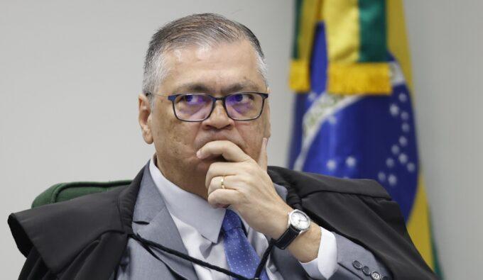 Dino determina investigação sobre R$ 694 milhões em emendas parlamentares