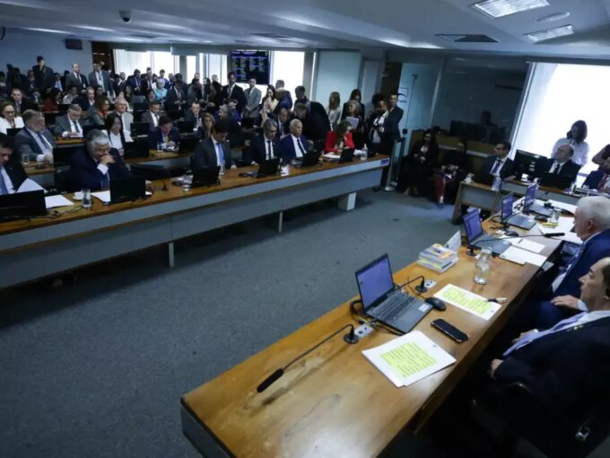 CCJ do Senado rejeita PEC da Blindagem por unanimidade