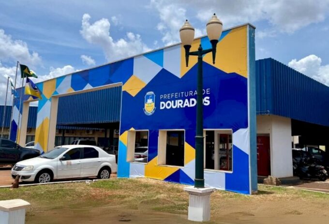 PREFEITURA ANTECIPA SALÁRIOS E SERVIDORES DE DOURADOS RECEBEM 12 DIAS ANTES DO 5º DIA ÚTIL