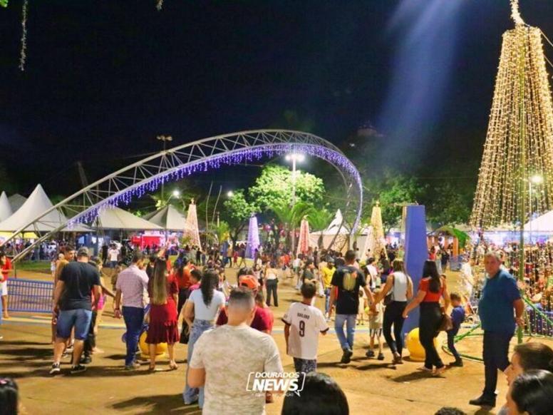 Natal Encantado Dourados reúne shows e atrações na Praça