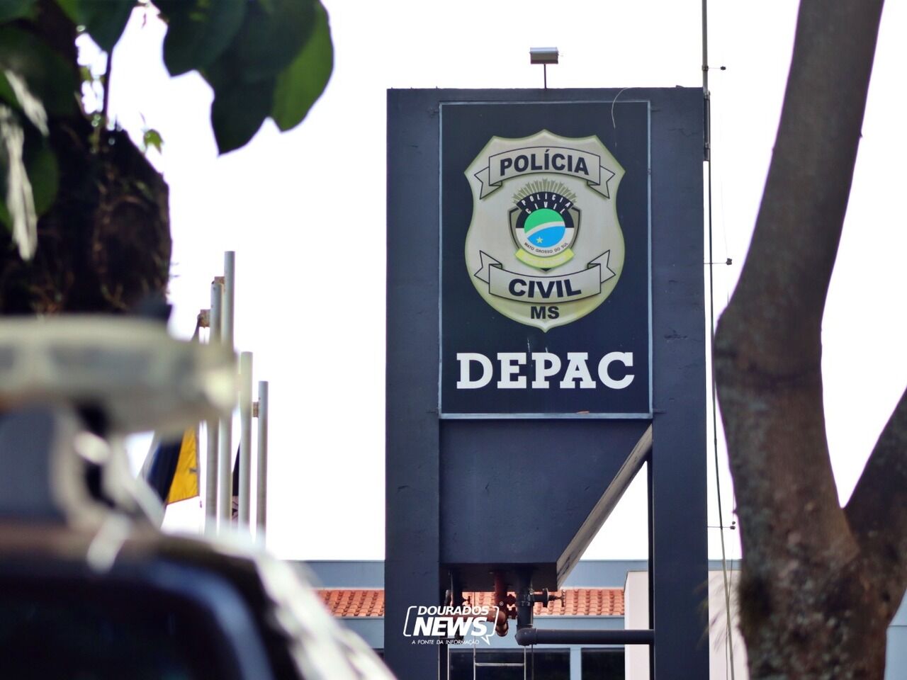 Homem embriagado é preso e acusado de ameaça em Dourados