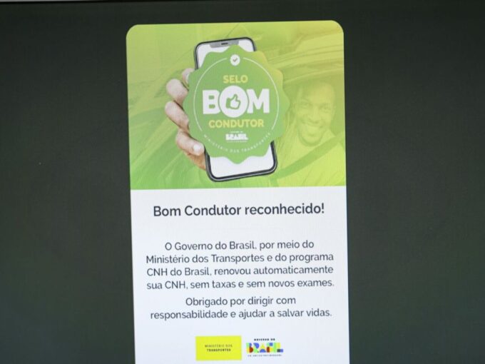 Renovação automática de CNH beneficia 323.459 motoristas