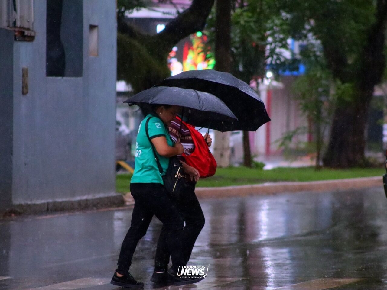 Chuvas intensas em Dourados podem durar até terça feira