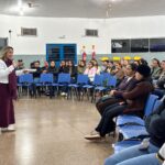 Com Olhar de Mãe Atípica, Lia Nogueira Participa de Formação sobre Educação Especial